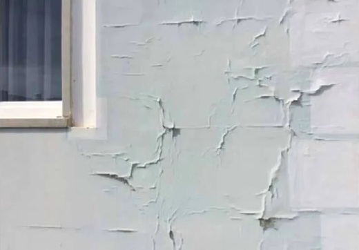 Jak obnovit fasádu s poškozenou vnější vrstvou a nátěrem?